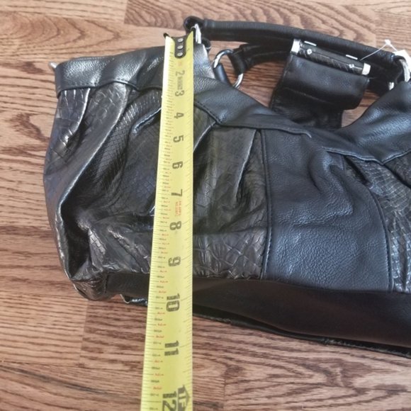 NWT Lavish Snakeskin Look Handbag with Long Strap Reptile Print Everyday Accents - Picture 8 of 8